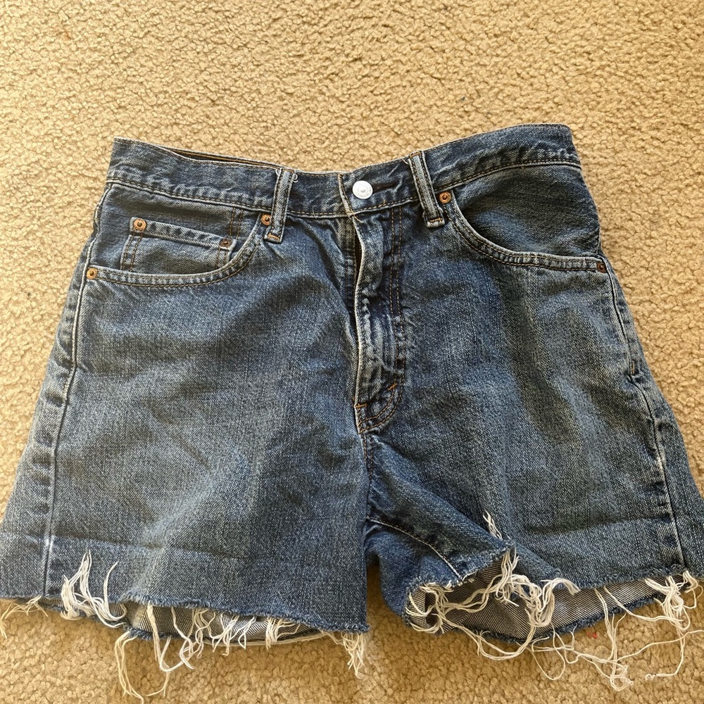 levi jean shorts!